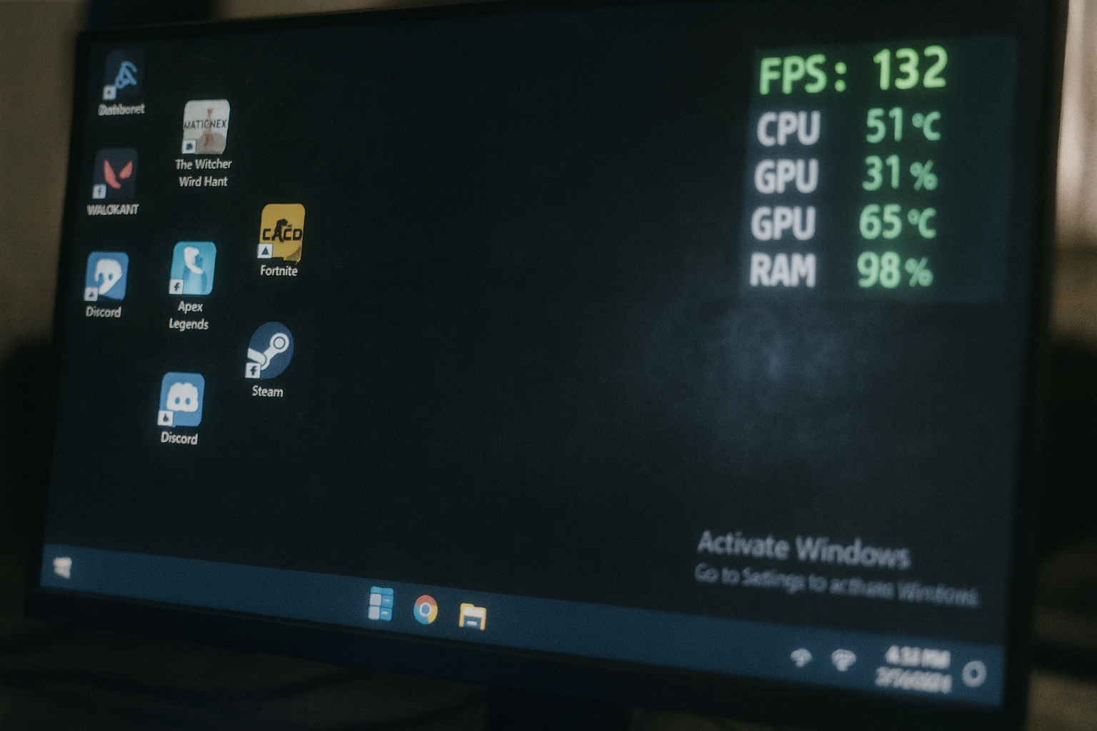 윈도우 정품 인증하라는 댓글이 151개 추천... 위쳐3 버전 차이 묻다가 '발칵' 뒤집힌 레딧